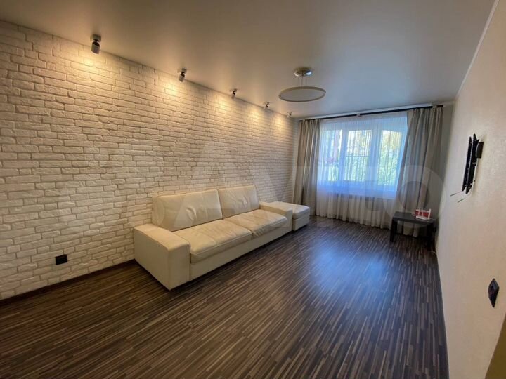 3-к. квартира, 69,5 м², 2/5 эт.