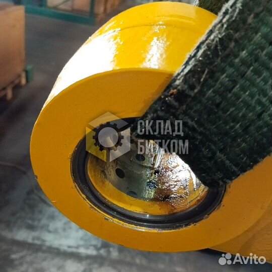 Гидроцилиндр стрелы Komatsu PC200SC-7M1