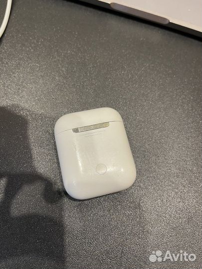 Наушники Apple AirPods