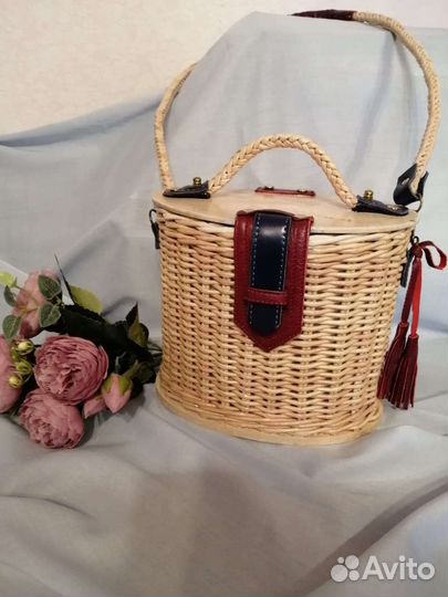 Сумочка женская, плетёная