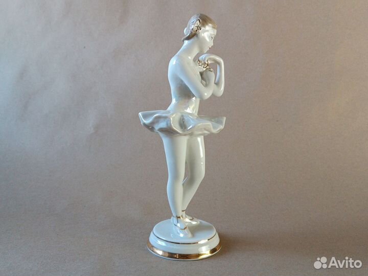 Статуэтка фарфор винтаж