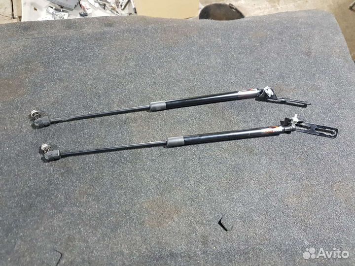 Упор капота Mitsubishi Lancer 10