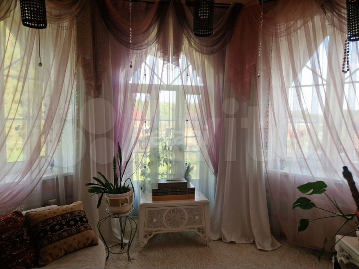 Коттедж 690,4 м² на участке 15 сот.