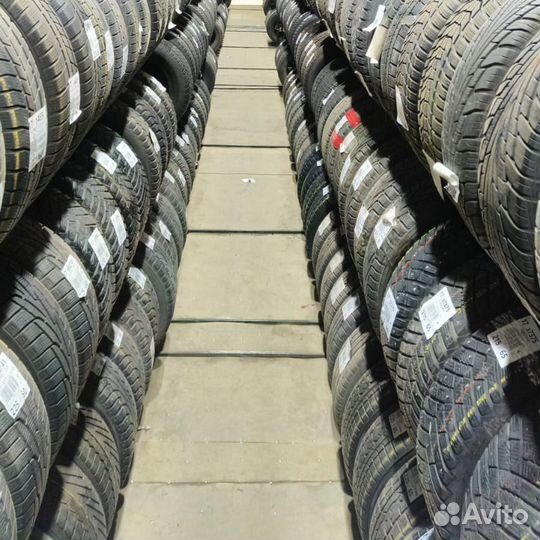 Yokohama Advan dB V551 235/45 R18 94W