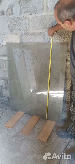 Шкаф витринный с дверцами