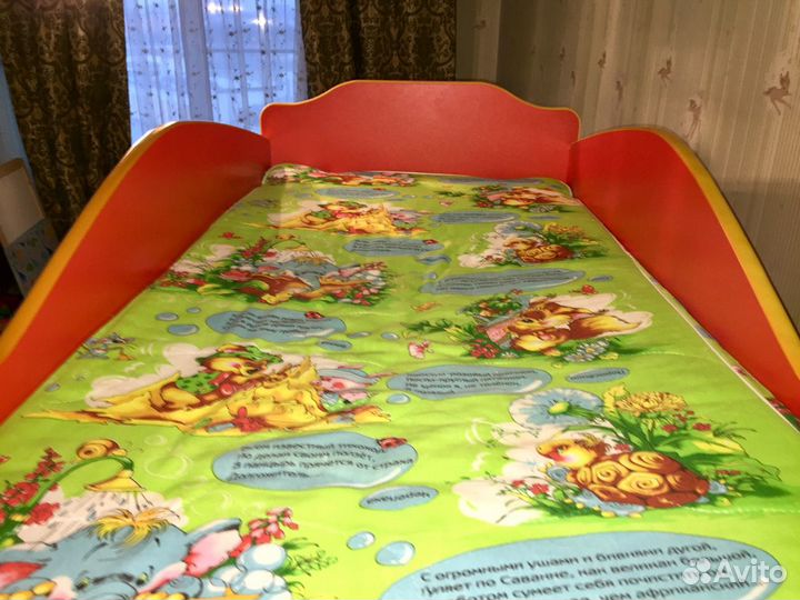 Двухъярусная детская кровать с матрасами