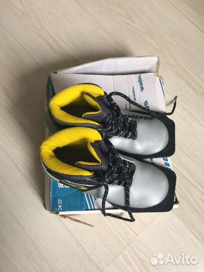 Лыжные ботинки