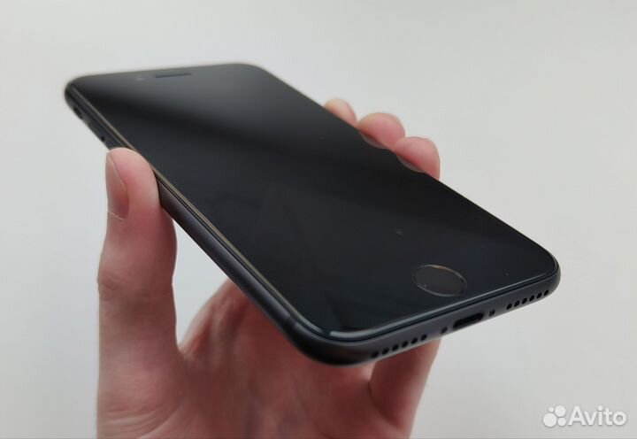 iPhone SE (2020), 64 ГБ