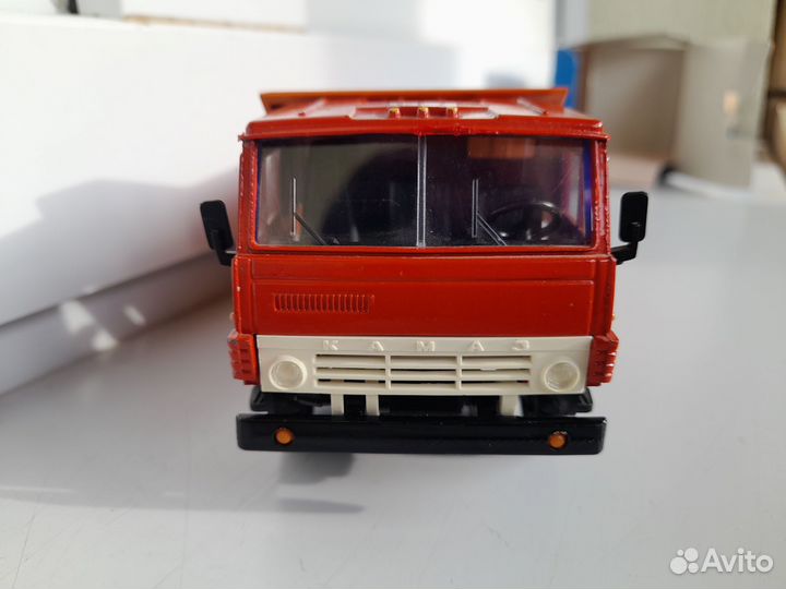 Камаз 55111 самосвал с спалкой элекон 1:43