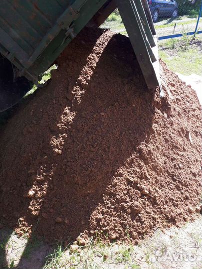 Грунты садовые плодородные, навоз, песок, гравий