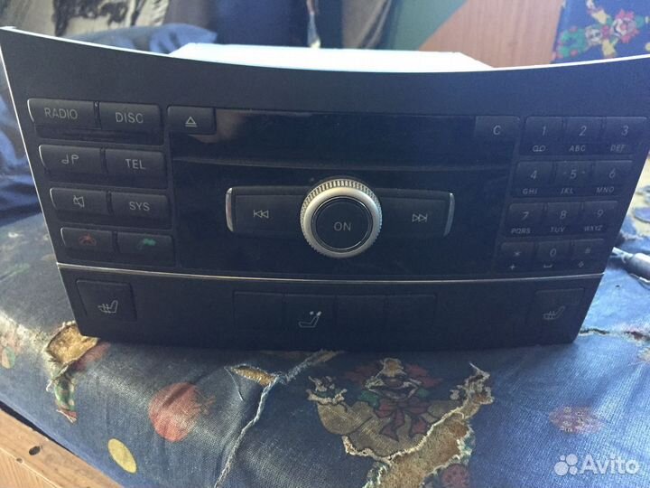 Штатная магнитола на мерседес W212