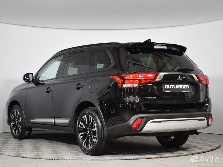 Mitsubishi Outlander 2.0 CVT, 2022