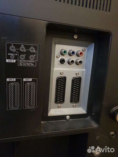 Телевизор Philips диагональ 42, ширина 1 м