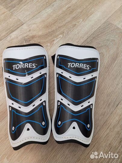 Футбольные щитки