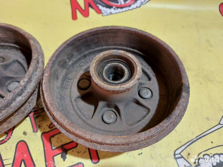 Тормозной барабан со ступицей задний Nissan March