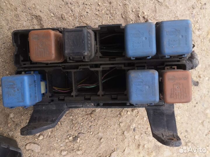 Блок предохранителей / ABS Maxima A32