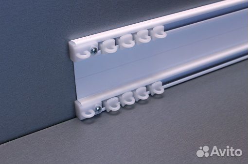 Алюминиевый потолочный двухрядный карниз