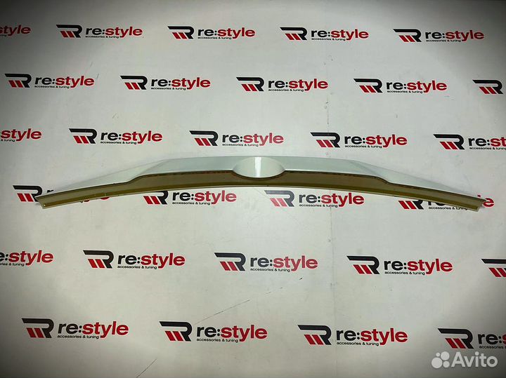 Спойлер Под стекло Prado 150 Белый новый стиль