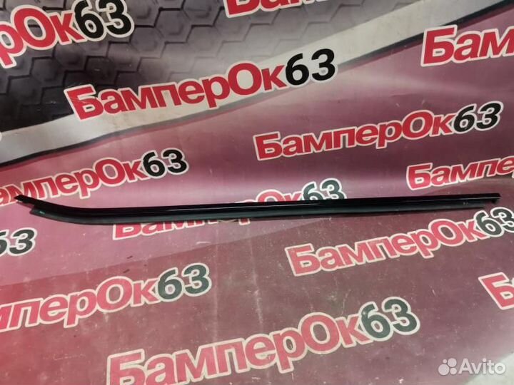 Молдинг лобового стекла BMW X3 F25 2010 перед. лев