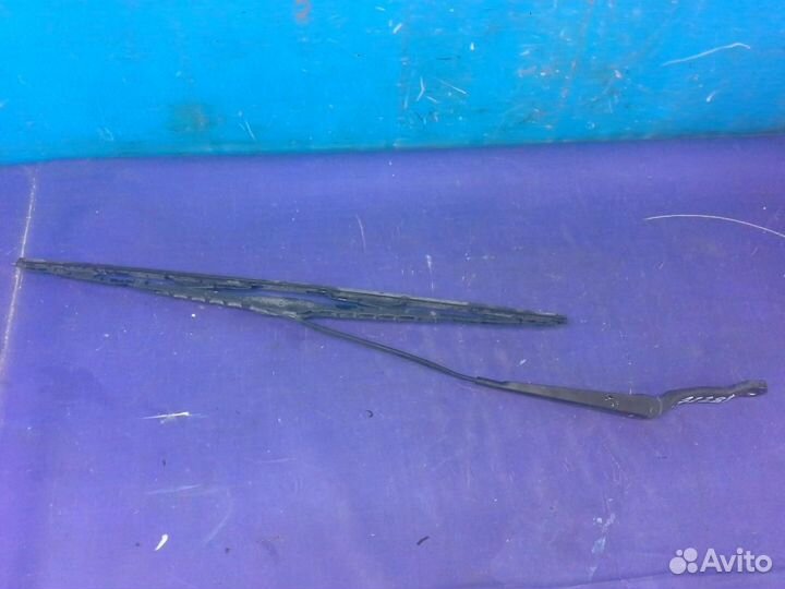 Поводок стеклоочистителя передний левый Peugeot 20