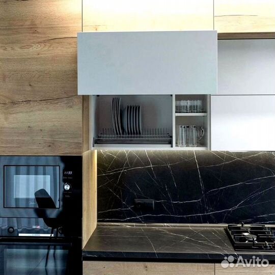 Угловой кухонный гарнитур современный