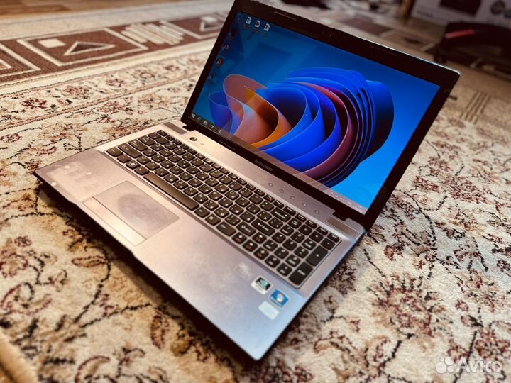 Игровой Ноутбук Lenovo i7-8ядер/12гб/GT 540m 2гб