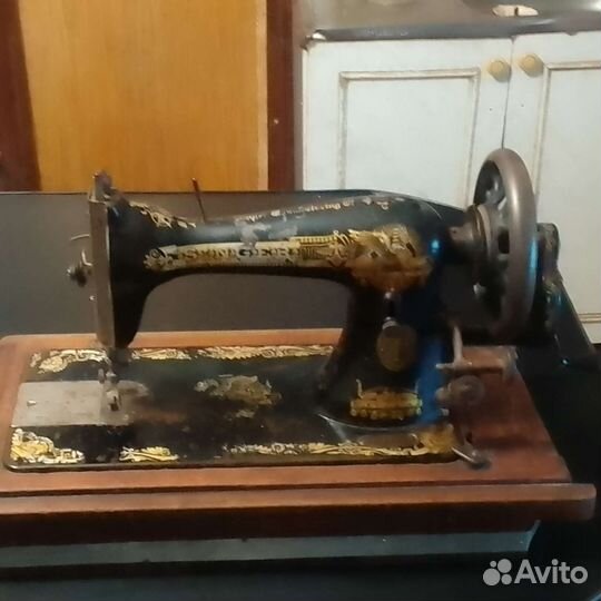 Швейная машинка 