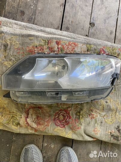 Фара левая skoda rapid