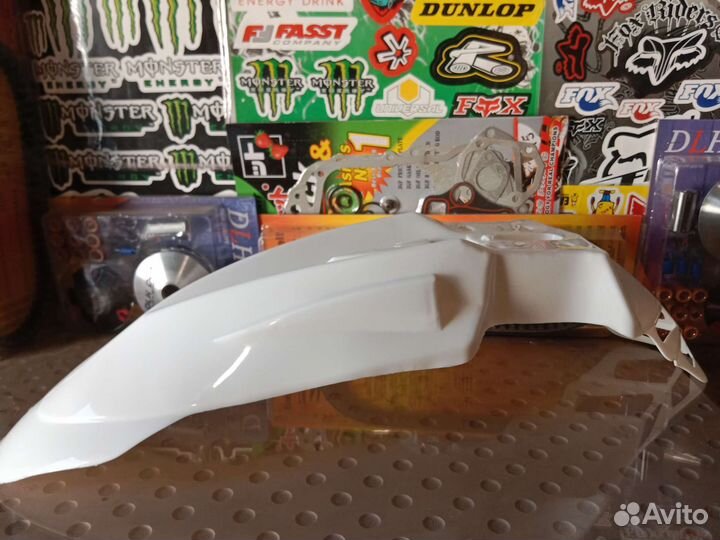 Крыло на кроссовый мотоцикл