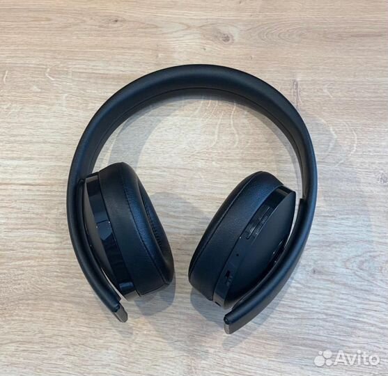 Игровые наушники PS4 Gold wireless headset б/у