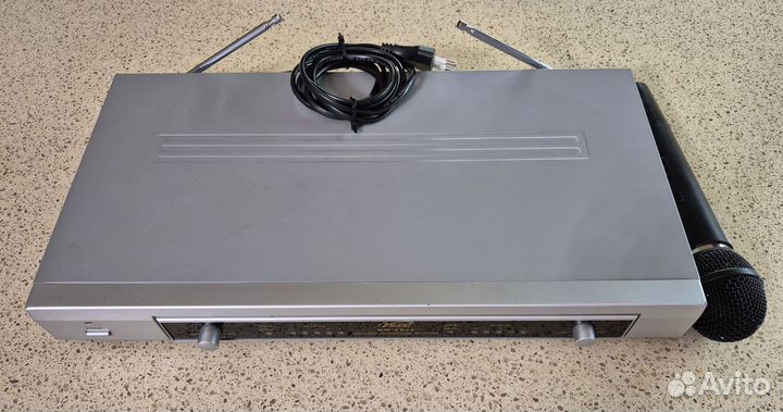 Вокальная радиосистема Nsec WM-2000