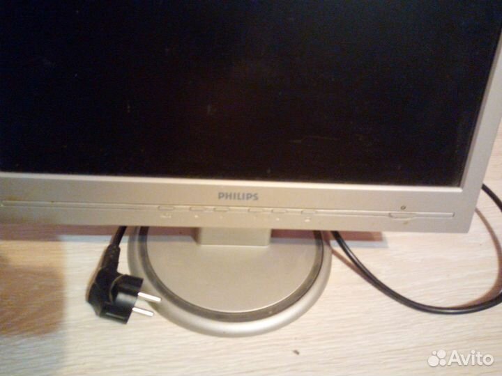 Монитор Philips 17