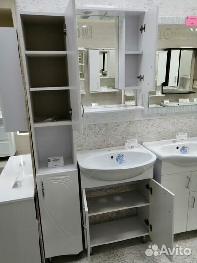 Тумба, раковина, зеркало, пенал 