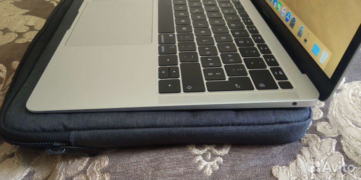 Продаю MacBook Air 2018 (Retina, 13-inch)