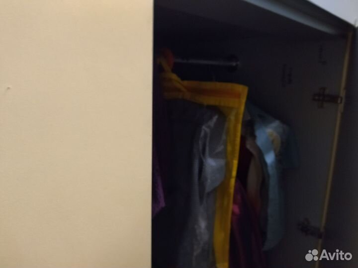 Двухярусная кровать с матрасами