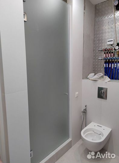 Стеклянная дверь