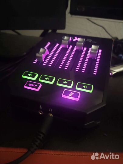 Внешняя звуковая карта TC helicon GO XLR mini