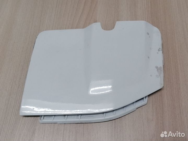 Крышка буксировочного крюка VW Amarok 13-16