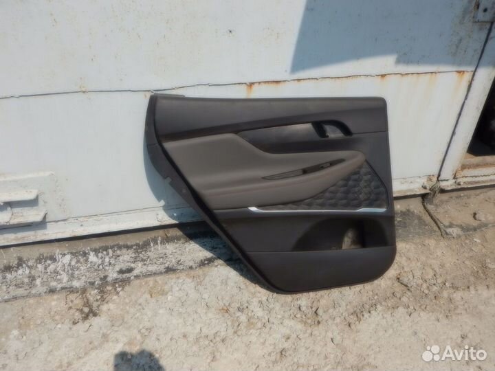 Карта задней левойдвери Hyundai Santa Fe 4