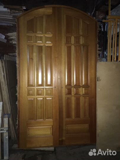 Дверь из лиственницы, новая