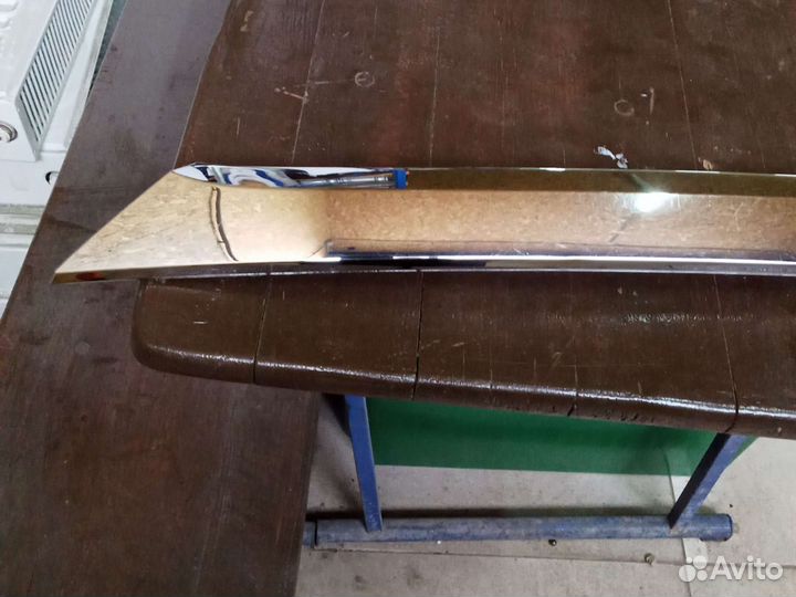 Хром крышки багажника Toyota Corolla E180