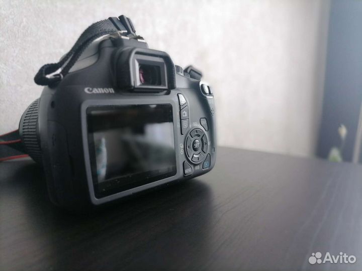 Зеркальный фотоаппарат Сanon EOS 1100 D