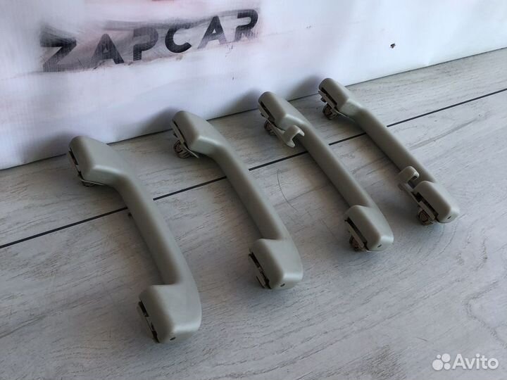 Nissan Patrol Y62 Ручка потолка