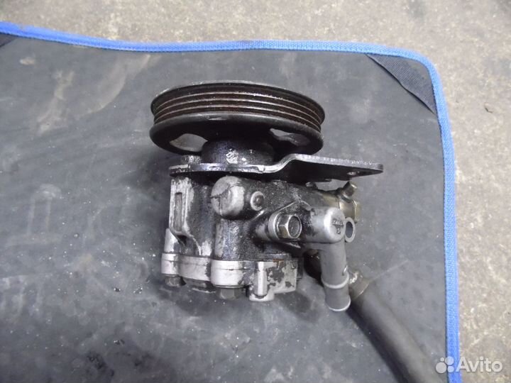 Насос гидроусилителя гур Ниссан Альмера 16