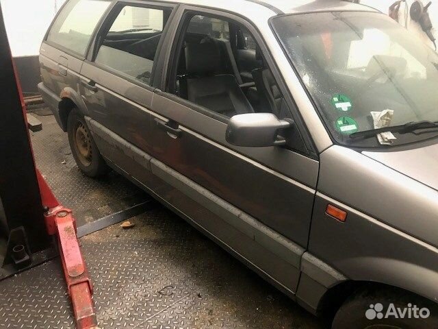 Разбор на запчасти Volkswagen Passat 3
