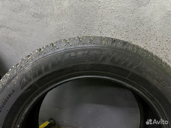 Bridgestone Ice Cruiser 7000 215/60 R17 100T