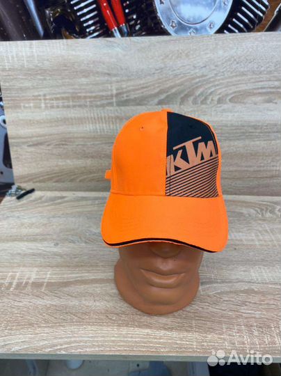 Кепка с мотологотипом