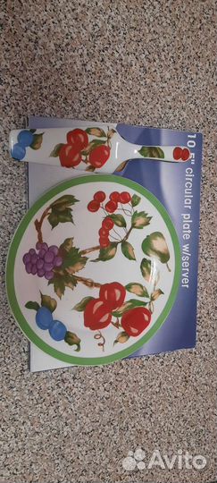 Тарелка с лопаткой для торта