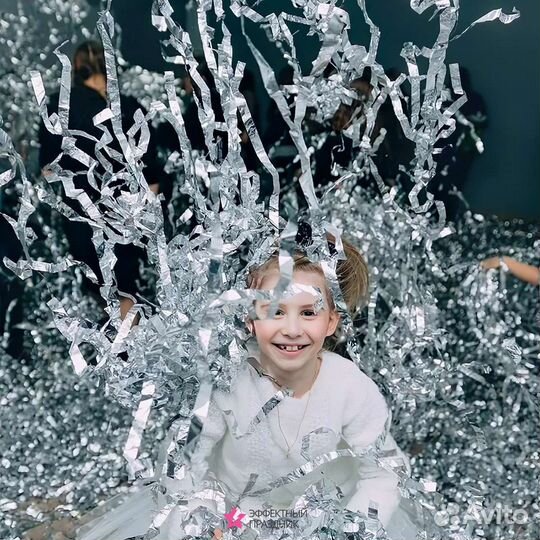 Серебрянное бумажное шоу