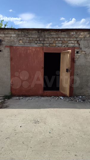 Гараж, > 30 м²